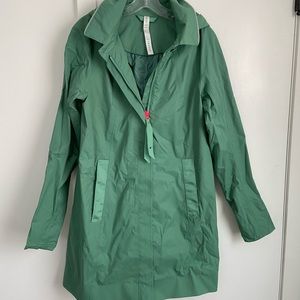Lululemon Green Rain Jacket Size 8